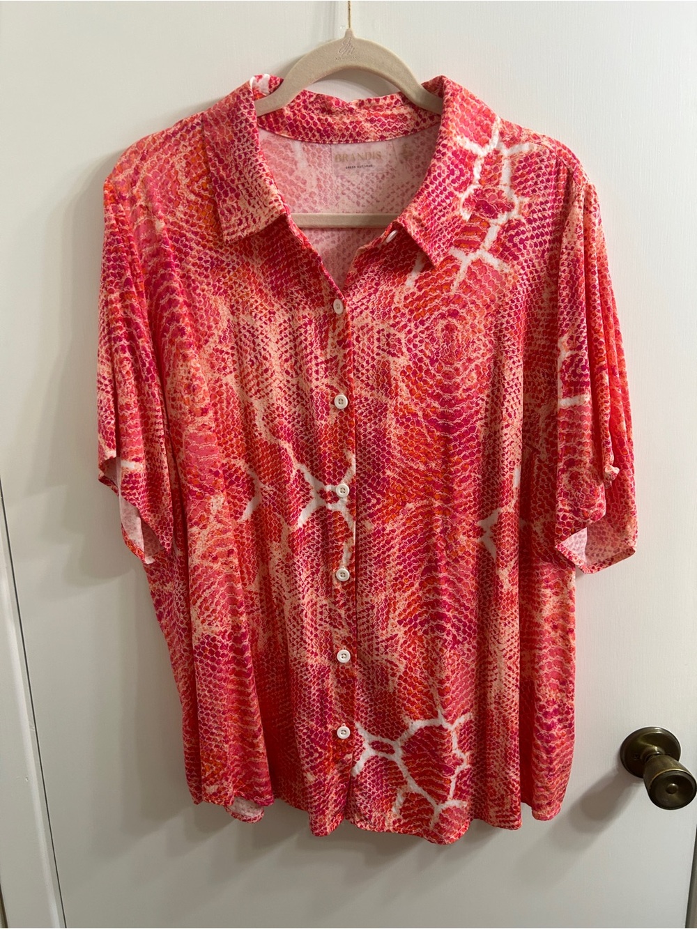 Brandis Dress Out Loud Women's Pink Coral Print Button-Up Top